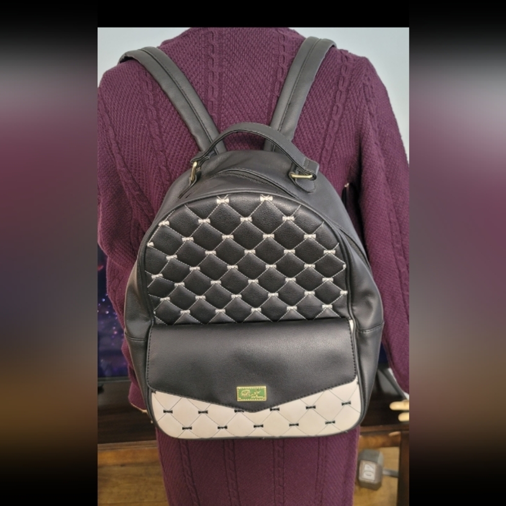 ❗️ BETSEY JOHNSON Elegant Black and Cream Backpack  ❗️